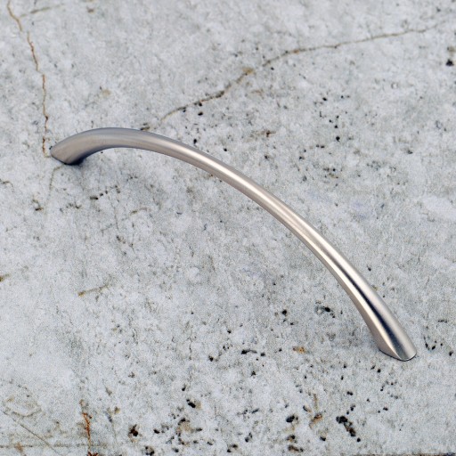 ÚCHYTKA NÁBYTKU ÚCHYTKA NÁBYTKU SKRIŇOVÁ ÚCHYTKA ZÁSUVKY ZNAL SATIN 96MM