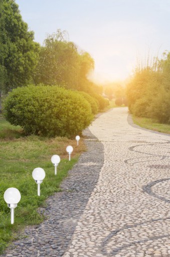 SLNEČNÁ LAMPA MLIEČNA GUĽOVÁ SASKA GARDEN 10x35cm