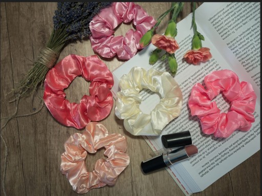 SCRUNCHIES RUB NA VLASY, LOSOSOVÝ RUŽOVÝ SATÉN