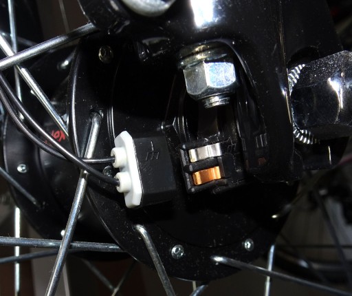 SHIMANO DYNAMO ZÁSTRČKA PRE KÁBEL PRENÉHO NÁBOJE S GENERÁTOROM NEXUS