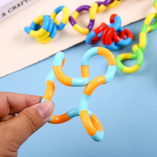 KREATÍVNE BLOKY MAGIC SNAKE REŤAZ BLOKOV SNAKE NA POKLÁDKU 100 ks