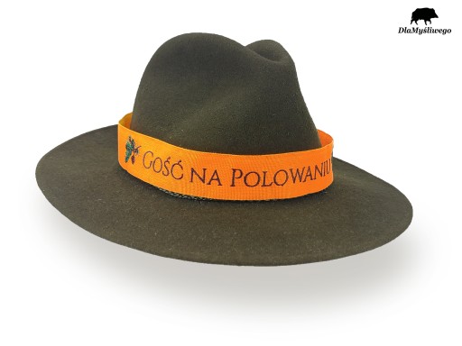 POĽOVNÍCKY KLOBÚC VÝŠIVKY HOSTÍ