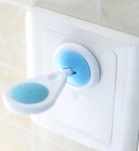6x ZAMYKACÍ ZÁSTRČKA KONTAKTNÁ ZÁSUVKA o