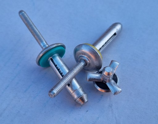 Tesné nity, neoprénová podložka, hrúbka 7,5x34mm