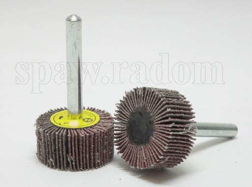 Lamelové koliesko na stopke 30x15x6mm gr 60
