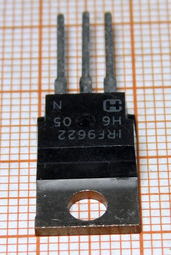 IRF9622 P-MOSFET tranzistor - cena za 3 kusy
