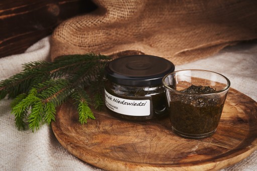 Pesto z prírodného pyré z divého cesnaku
