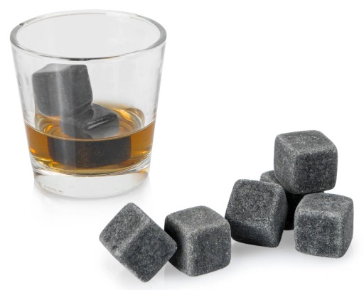 Kamenné kocky ľadu a kamene do nápojov Whisky