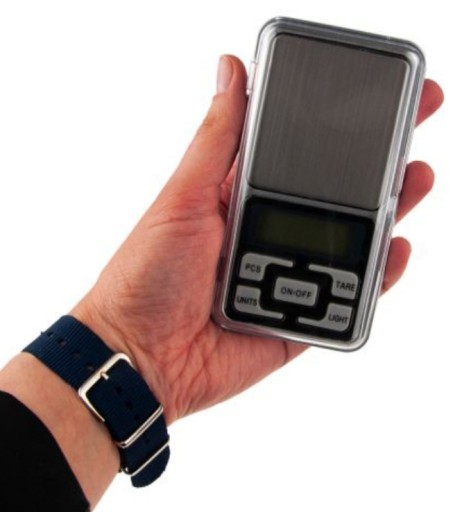 VÁHA ELEKTRONICKÝCH ŠPERKOV 500G/0,1 + BATÉRIE