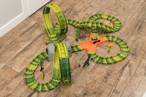 AUTO NA PRETEKÁRSKU DRÁHU DINOSAUR TRAŤ PARK PETLA 260 ks.