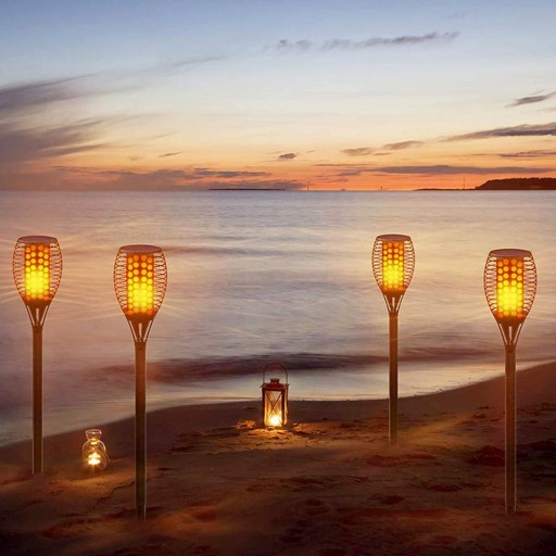 ZÁHRADNÁ LAMPA SOLARNÁ FARÁĽKA AKO PLAMEŇ A OHEŇ