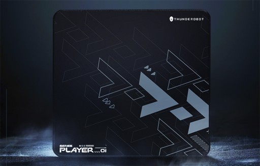 THUNDEROBOT VEĽKÁ PODLOŽKA POD MYŠ ČIERNA 30x28 cm PRE HRÁČOV
