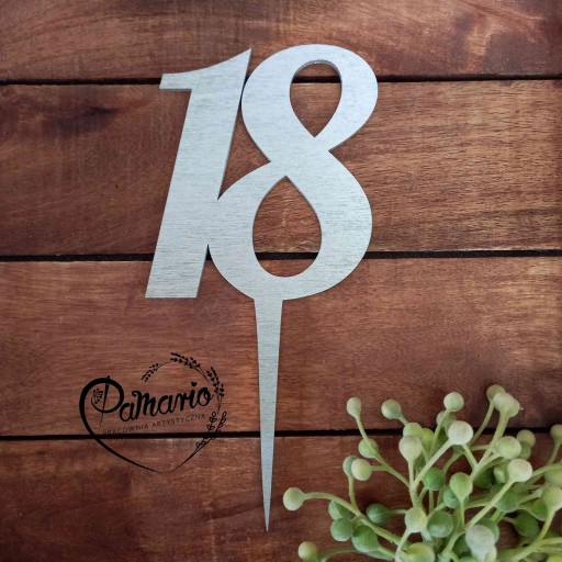 18 Horná číslica čísla 18. narodeniny 10 cm Strieborná preglejka