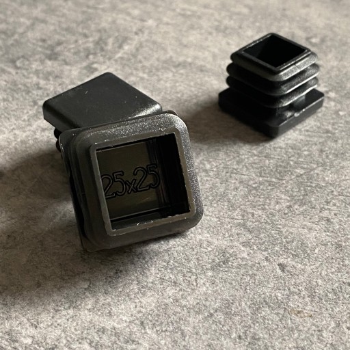 4 X Štvorcová zástrčka 25X25mm