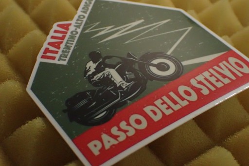 NÁLEPKA PASSO DELLO STELVIO NÁLEPKA 7,6 x 7,6 cm