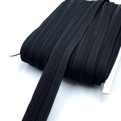 Zipsová páska 5mm špirála čierna + 2 zipsy