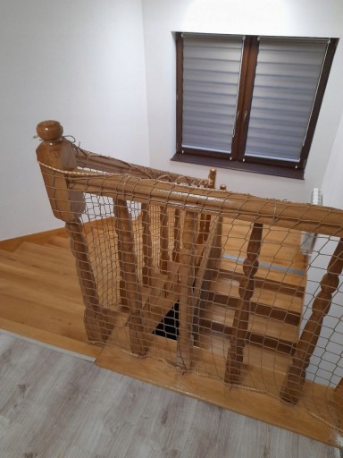 BEZUZLOVÁ SCHODISKOVÁ BEZPEČNOSTNÁ SIEŤ 50 cm lapač loptičiek