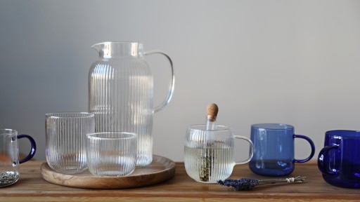 TEPLOTOLNÝ SKLENENÝ hrnček, drážkovaný, borosilikát, JUSTINE GLASS, 330 ml