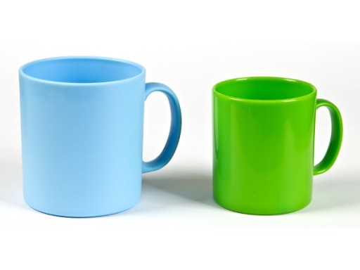 MALÝ HRNČEK 220 ML PLASTOVÉ POHÁRKY NA NÁPOJE