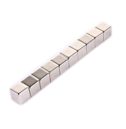 NEODYMIOVÝ MAGNET 3x3x3 mm - 10 ks.