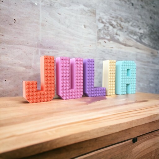 Nálepky na stenu KAJAWIS LETTERS 3D Letters XL v štýle detského mena LEGO