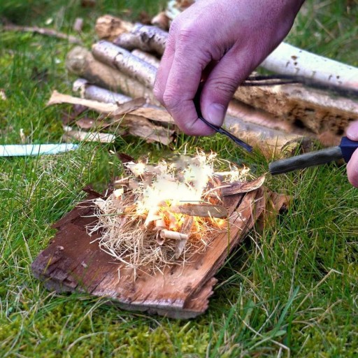 Magnesium Firestarter Military Survival Eternal Match pre krbový gril