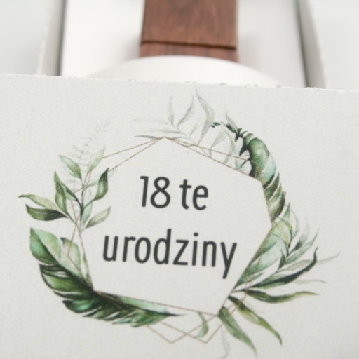Drevená krabička na TS pendrive k 18. narodeninám