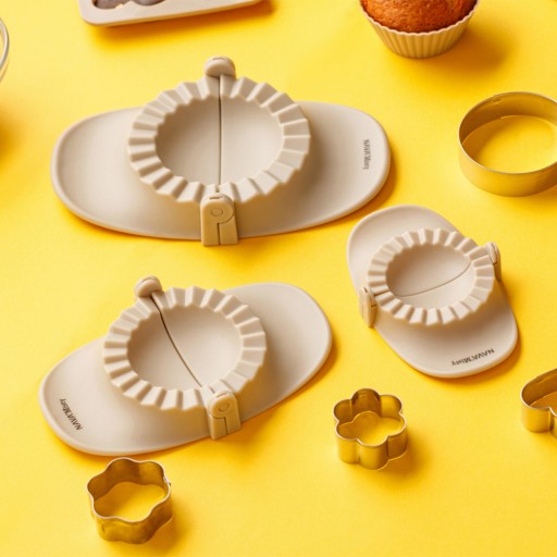 Béžová plastová forma na knedľu NAVA, 9,5 cm