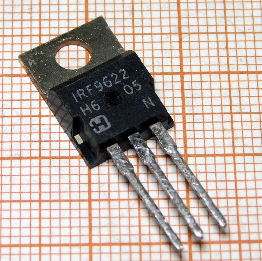 IRF9622 P-MOSFET tranzistor - cena za 3 kusy