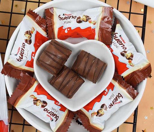 Kinder Bueno Mini 108g Ferrero Chocolate balenie vlašských orechov plnené oblátky