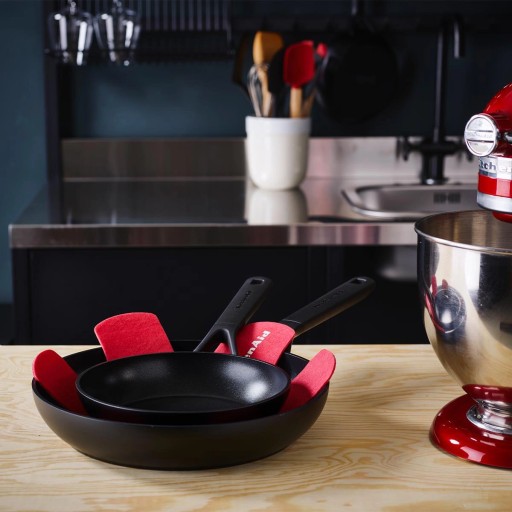 Sada 2 ochranných priehradiek na panvice KitchenAid