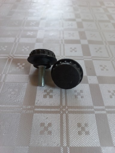 KRYT MATICE KARBURÁTORA, SKRUTKA