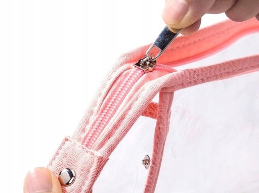 Usporiadajte súpravu transparentných tašiek na líčenie Flamingos
