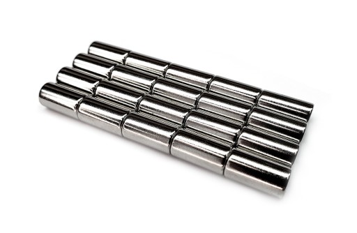 DLHÉ NEODYMIOVÉ MAGNETY 2x5 mm 10 KS SILNÉ!!