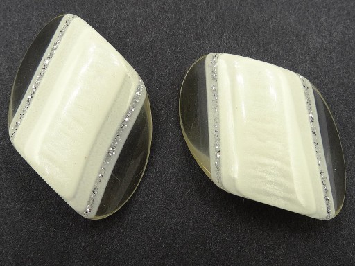 22-16mm Ozdobné gombíky 12 kusov, farba ECRU BIELA STRIEBORNÁ K276A 15111