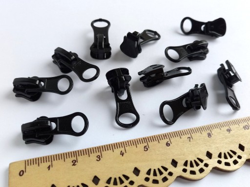 Posúvač pre 5 mm kockovú pásku, posúvač orezávača