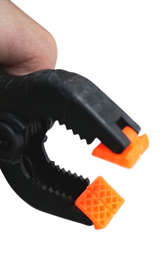 PLASTOVÁ SPONA PRUŽINOVÁ MODELÁRNA SVORKA 11cm