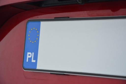 Bezrámová montáž RÁM NA ŠPZ ČIERNE SKRUTKY+ZÁSTRKY
