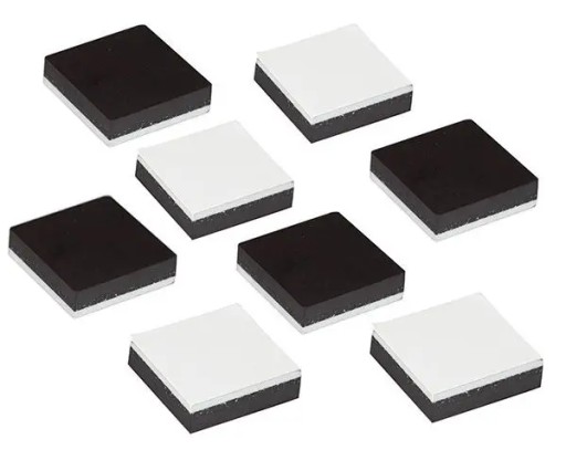 Samolepiace štvorcové magnety 1,2 cm, 8 ks