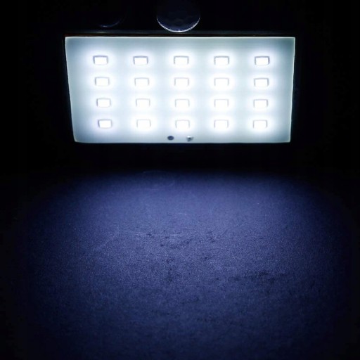 20LED SOLÁRNE LAMPY S POHYBOVÝM A SNÍMAČOM SÚMRAK