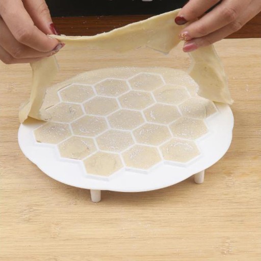FORMA 20CM KRAJÁČ KNEDLÍ S 19 KUSMI PIROGOV