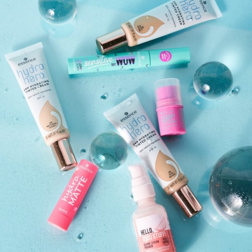 Farbiaci krém Essence Hydro Hero 24H 10
