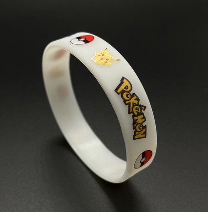 SILIKÓNOVÝ NÁRAMOK POKEMON, BIELY POKEBAL