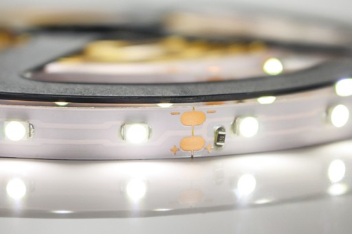 LED PÁS SMD 3528 1M IP20 DENNÉ SVETLO NEUTRÁLNE 4500K