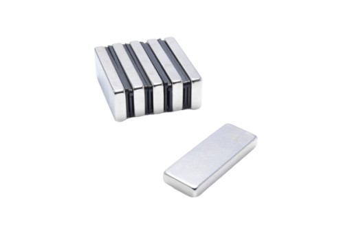 Neodymový tanierový magnet MPŁ 40x15x5 N38 1 kus