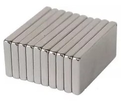 Silný plochý neodymový magnet 8x4x2mm 10ks