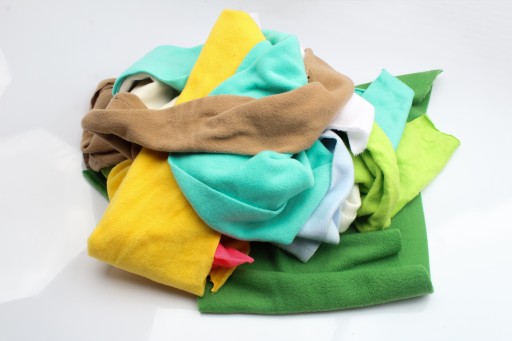 Fleece 200 g/m2, kusy NA VÁHU, mix farieb 0,5 kg