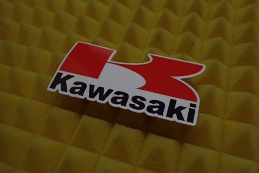 NÁLEPKA KAWASAKI NÁLEPKA 8,5 x 4,4 cm