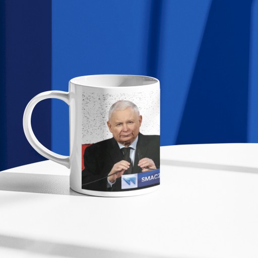 VTIPNÝ HRNČEK S POTLAČOU KACZYŃSKI PIS PREZIDENTSKÝ HRNČEK AKO DARČEK + KARTÓN