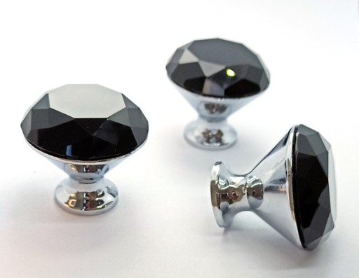 KĽÚČKA NA NÁBYTKU KĽÚČKA CRYSTAL BLACK FI40 KRÁSNY DIAMANT